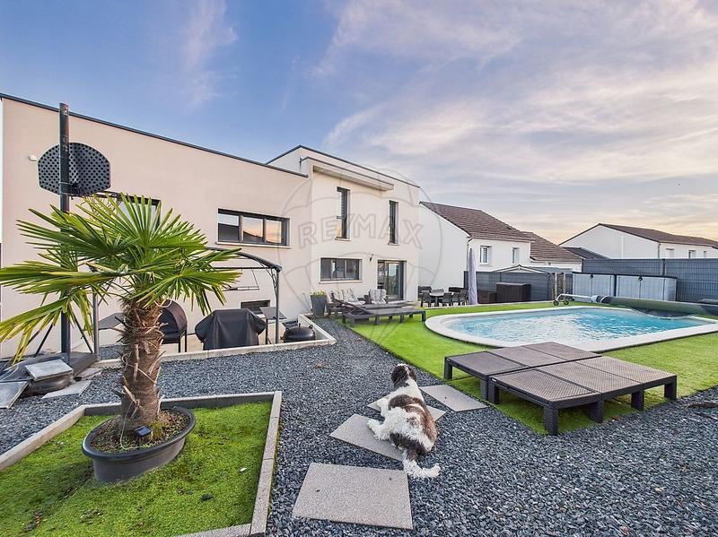 Maison - 141 m² - 6 pièces