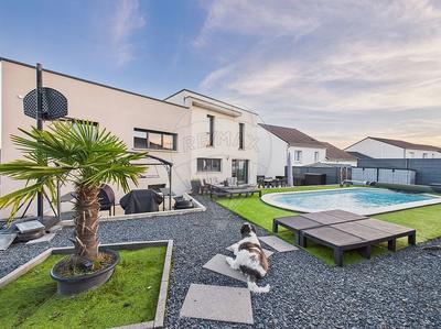 Maison - 141 m² - 6 pièces