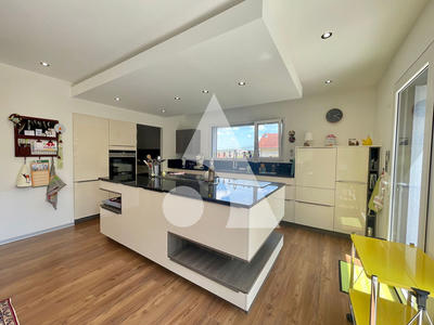 Maison - 188 m² - 5 pièces