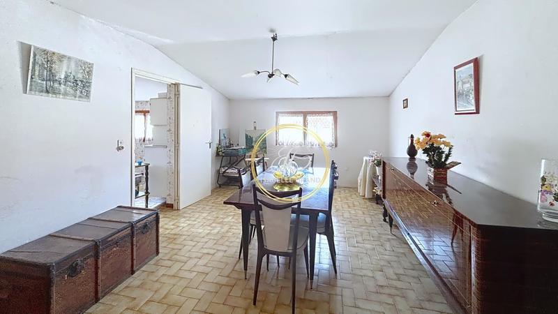 Pavillon - 210 m² - 7 pièces