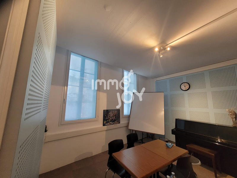 Immeuble - 1 600 m²