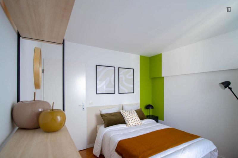 Chambre - 11 m² - 4 pièces