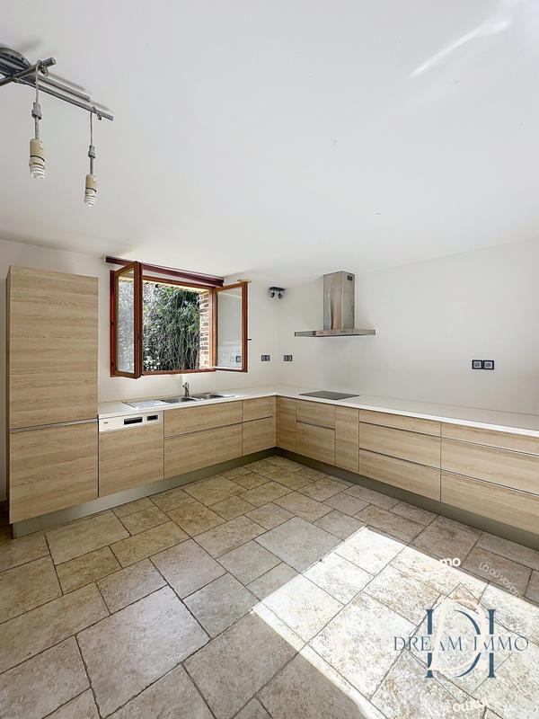 Maison - 102 m² - 5 pièces