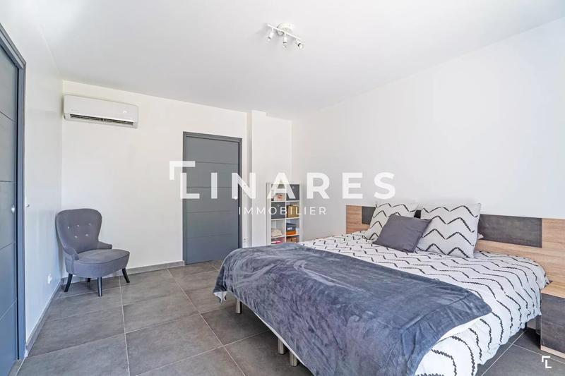 Maison - 180 m² - 5 pièces