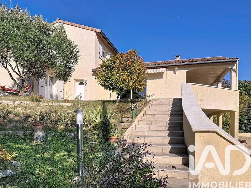 Maison - 151 m² - 6 pièces