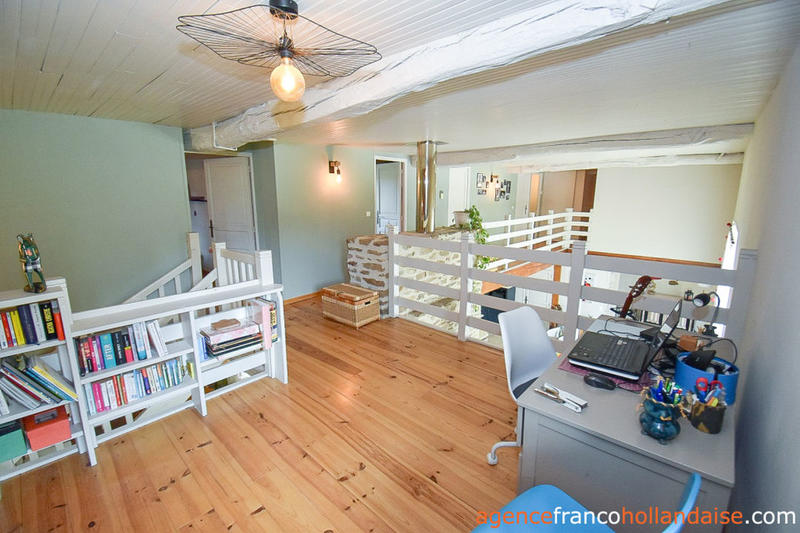 Maison - 216 m² - 9 pièces