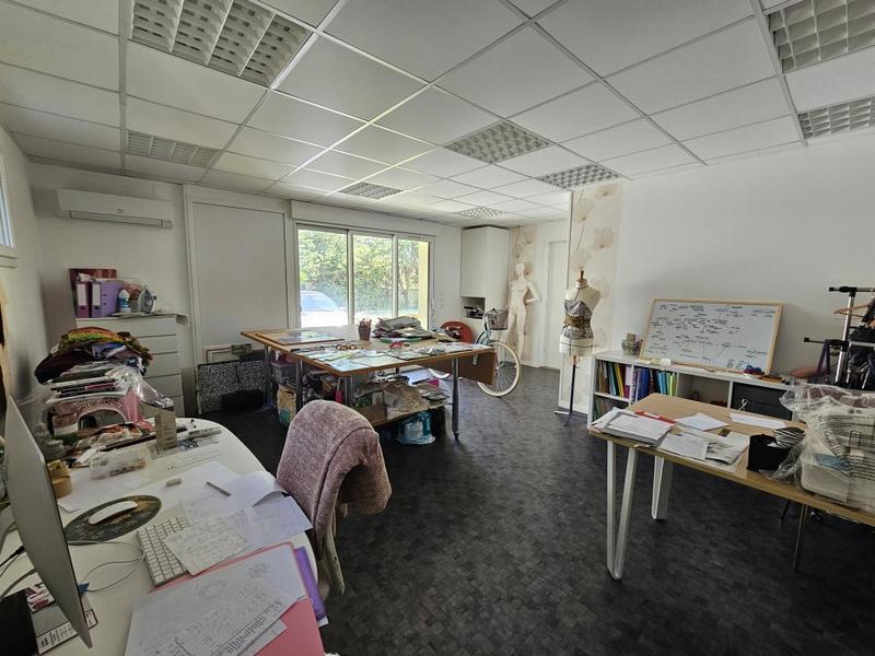 Maison - 238 m² - 9 pièces