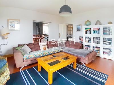 Maison - 230 m² - 6 pièces