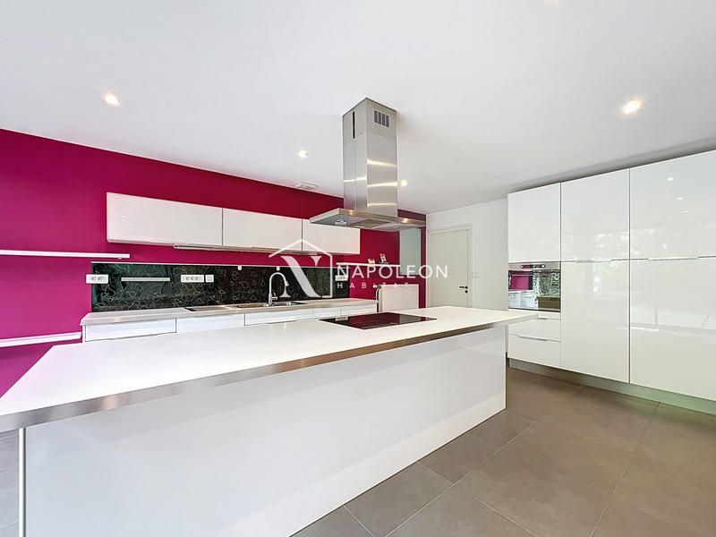 Loft - 270 m² - 6 pièces