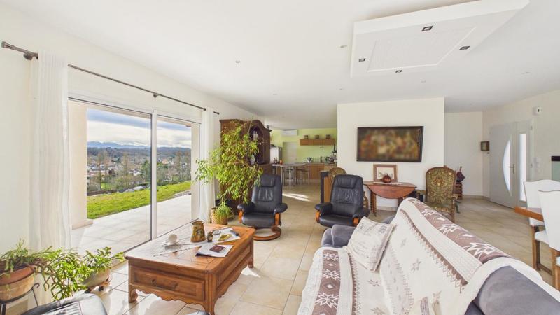 Maison - 191 m² - 6 pièces