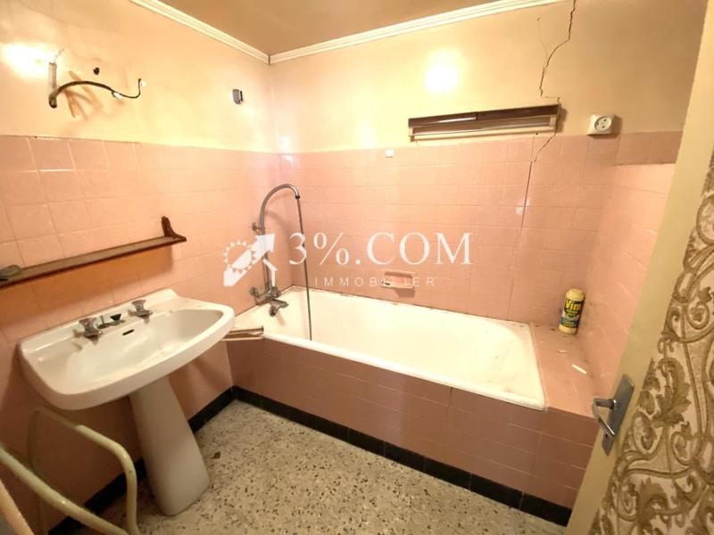 Maison - 220 m² - 7 pièces