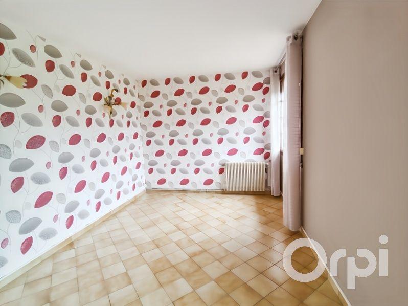 Maison - 92 m² - 5 pièces