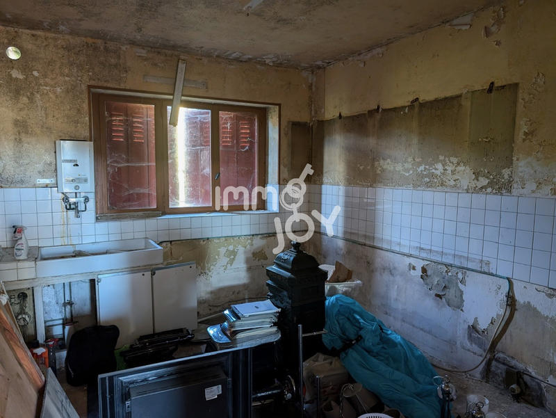 Maison de village - 360 m² - 10 pièces