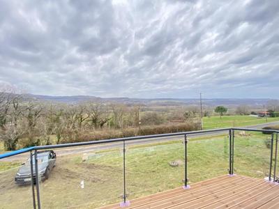 Maison - 130 m² - 8 pièces