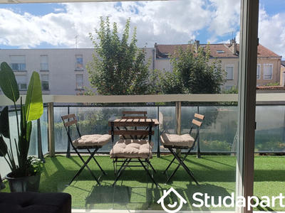 Chambre - 11 m² - 1 pièce