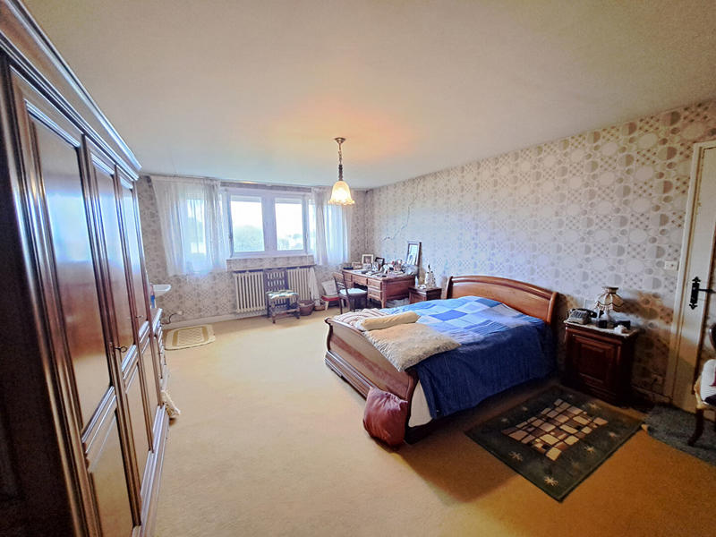 Maison - 290 m² - 10 pièces