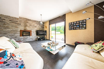 Maison - 230 m² - 8 pièces