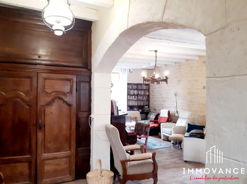 Maison - 350 m² - 16 pièces