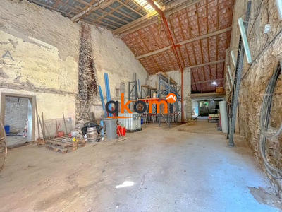 Maison - 200 m² - 2 pièces