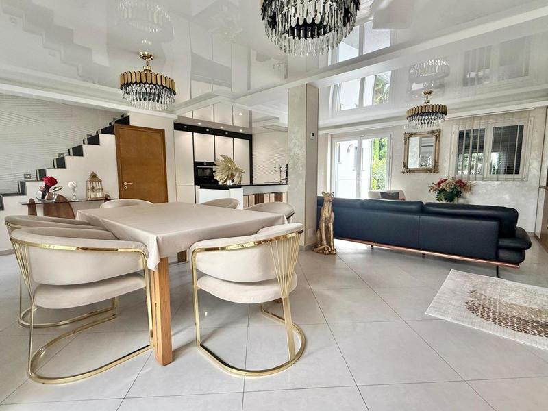 Maison - 145 m² - 6 pièces