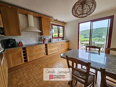 Maison - 184 m² - 7 pièces