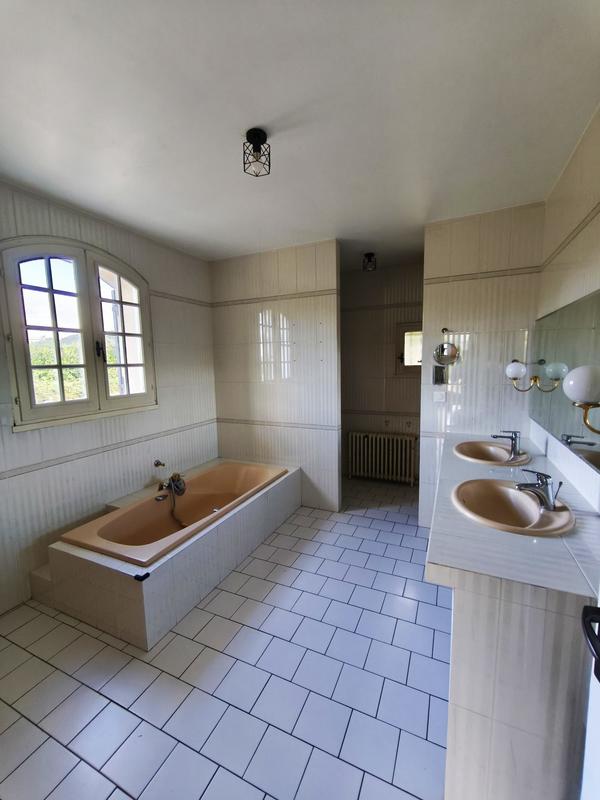 Villa - 222 m² - 7 pièces