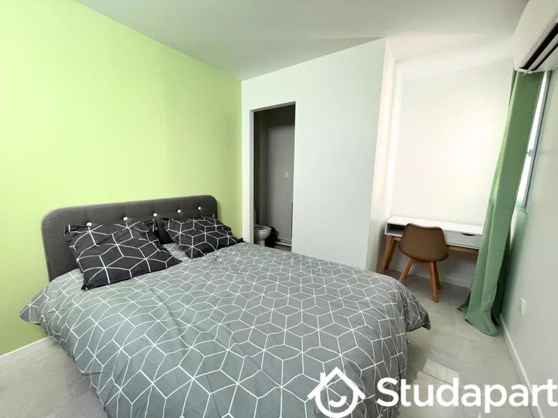 Chambre - 9 m² - 1 pièce