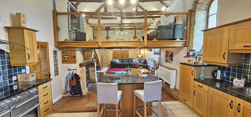 Maison - 147 m² - 6 pièces