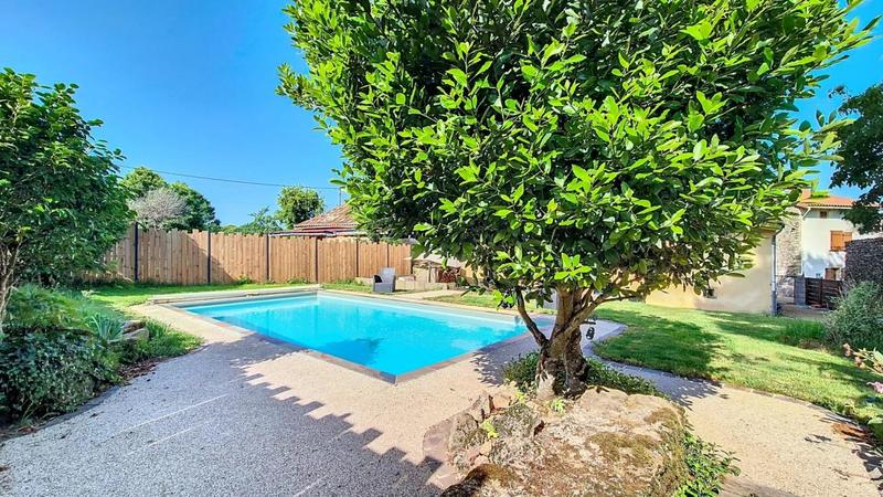 Maison de village - 139 m² - 6 pièces