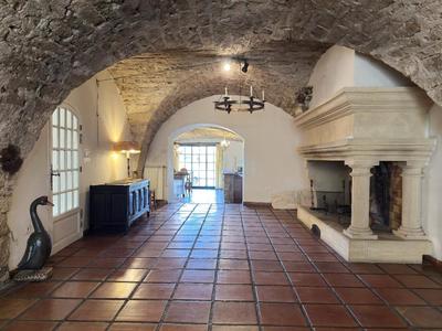Maison - 260 m² - 9 pièces