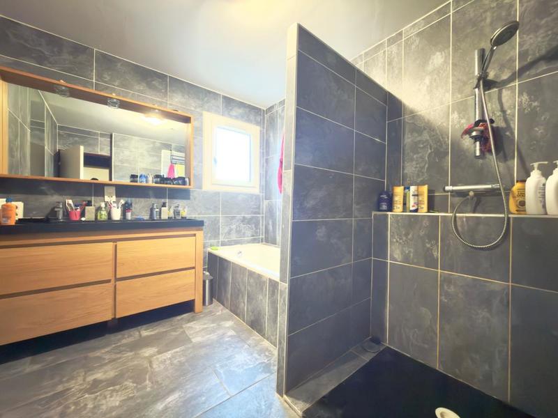 Appartement - 101 m² - 5 pièces