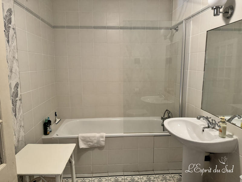 Maison - 668 m² - 14 pièces