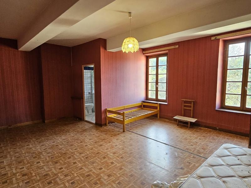 Maison - 562 m² - 15 pièces