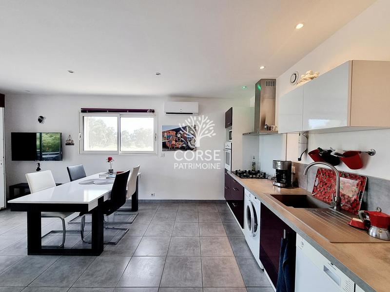 Villa - 215 m² - 9 pièces