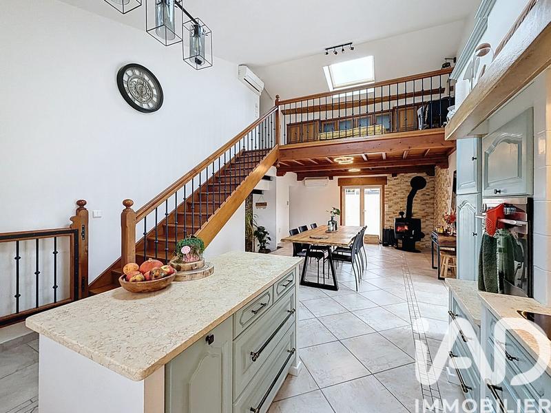 Maison - 255 m² - 7 pièces