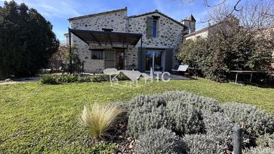 Propriété - 122 m² - 4 pièces