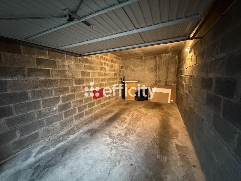 Parking / Garage - 15 m²