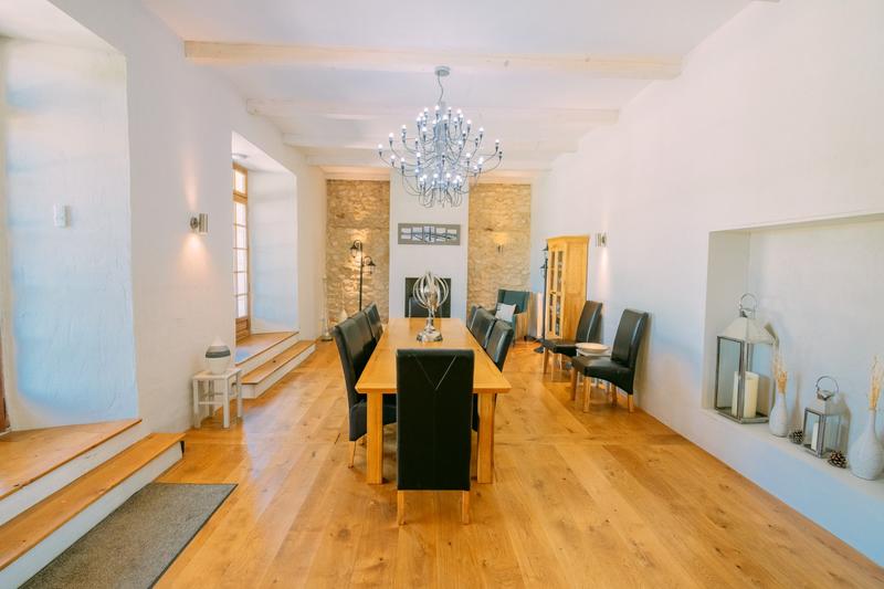 Maison - 370 m² - 9 pièces