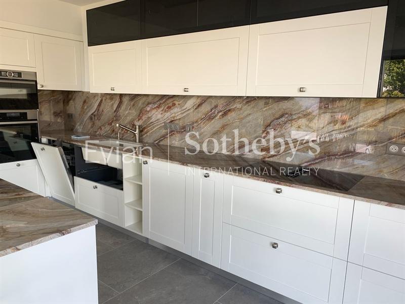 Appartement - 282 m² - 6 pièces