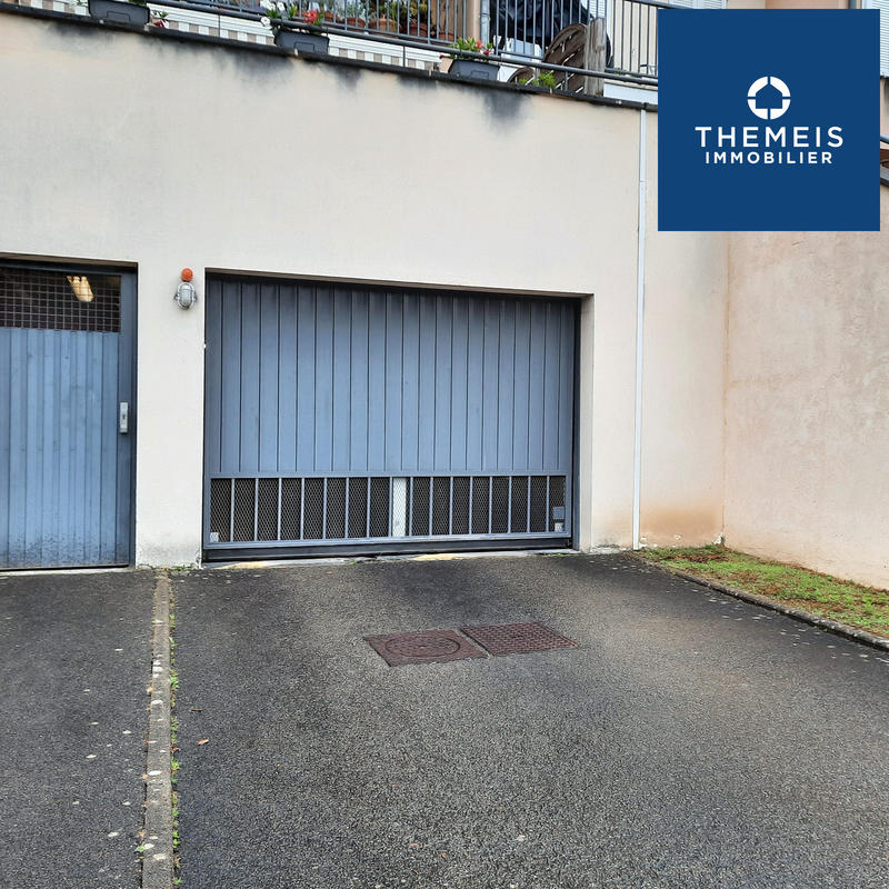 Parking / Garage - 12 m²