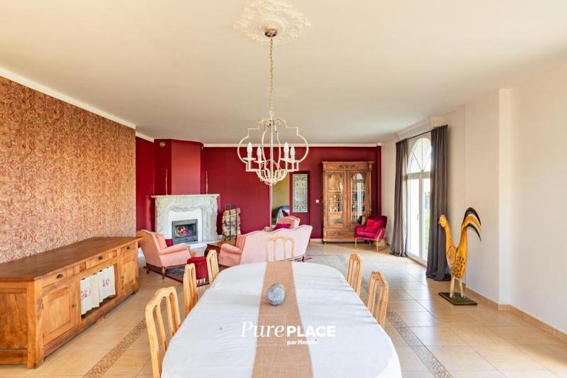 Maison - 390 m² - 7 pièces