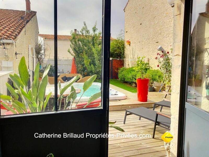 Maison - 290 m² - 8 pièces