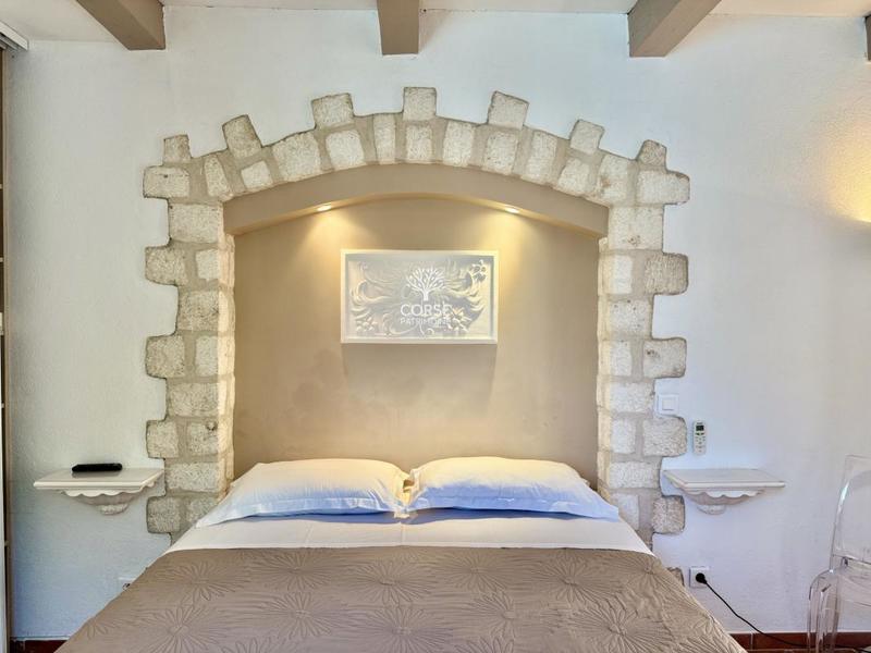 Propriété - 360 m² - 14 pièces