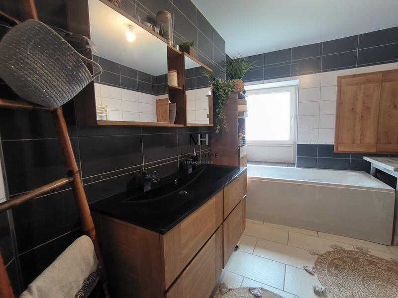 Maison - 187 m² - 7 pièces