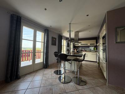 Maison - 170 m² - 5 pièces
