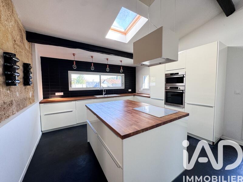 Maison - 190 m² - 6 pièces