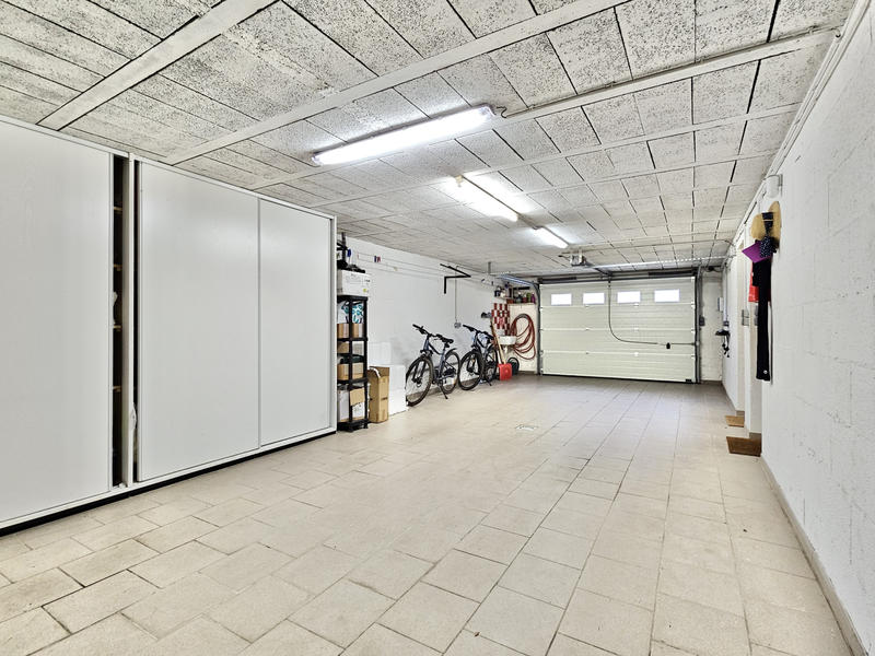 Maison - 221 m² - 8 pièces