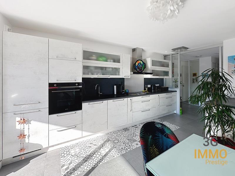 Appartement - 82 m² - 3 pièces