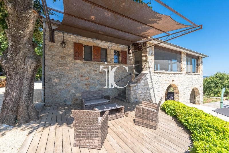 Maison - 166 m² - 7 pièces