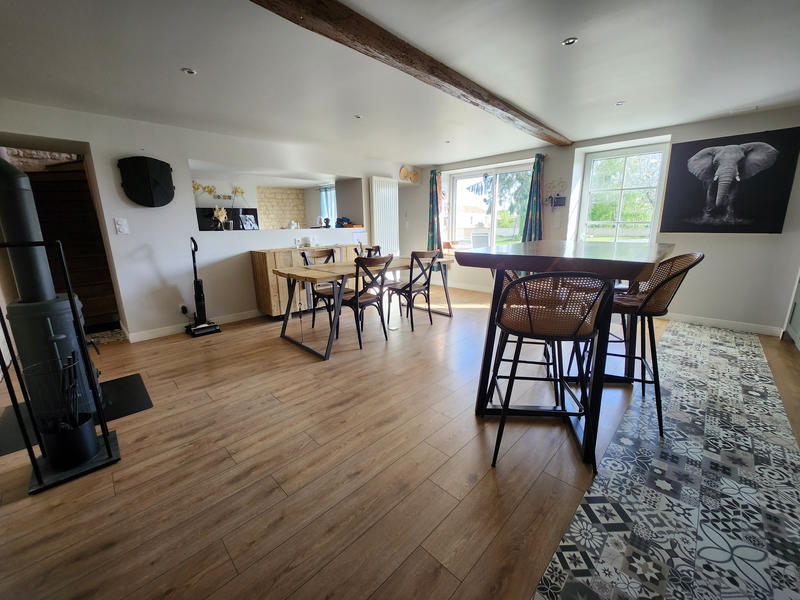 Maison - 180 m² - 7 pièces